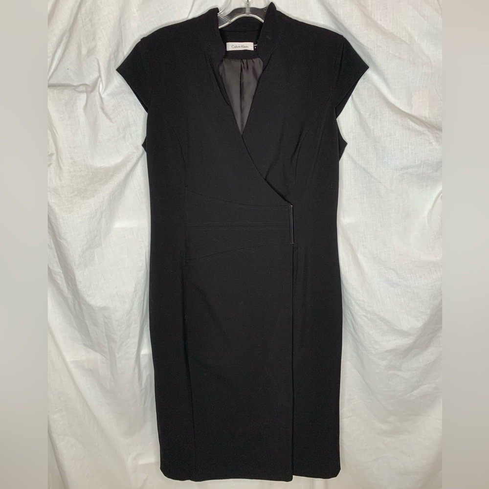 Calvin Klein wrap dress size 4 cap sleeves fully lined